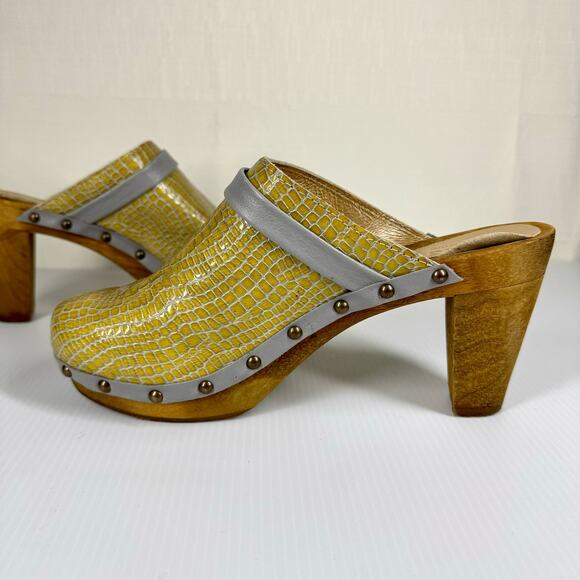 SANITA Embossed Leather Wooden Heel Clogs Size 39 Yellow Boho Festival Hippie - Picture 6 of 16